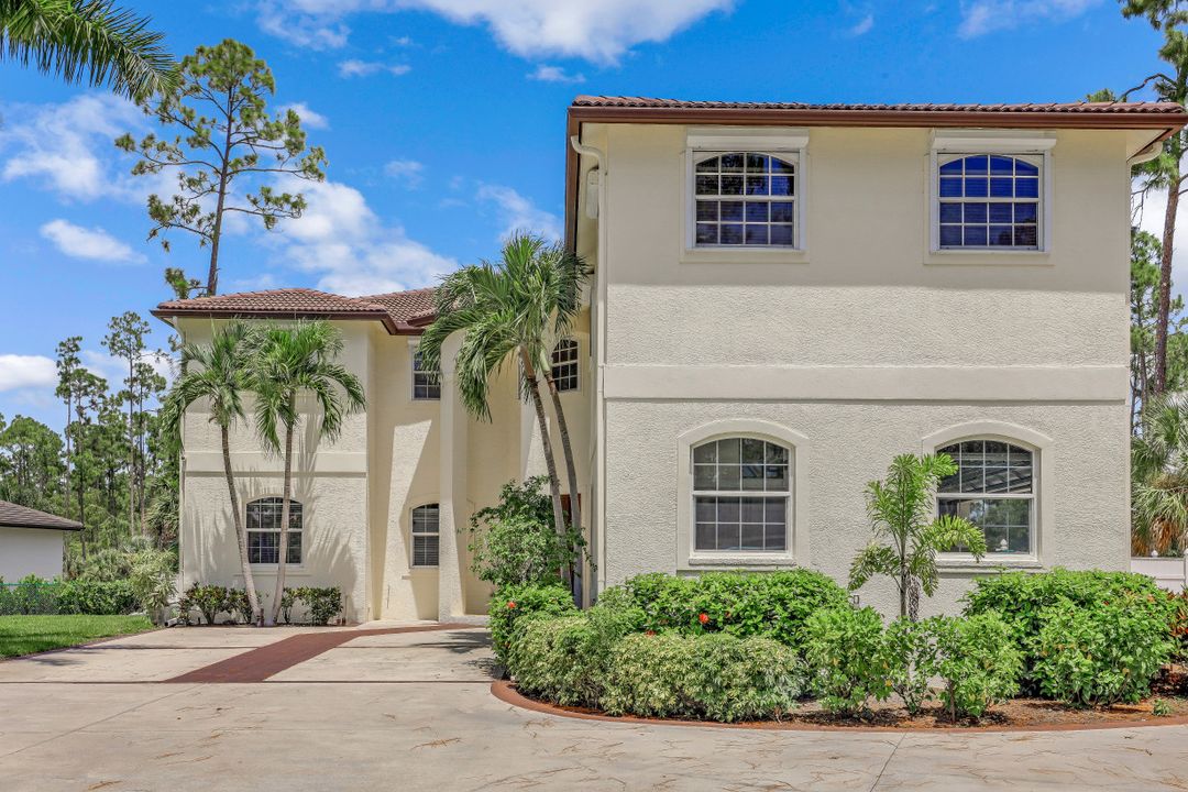 5645 Spanish Oaks Ln, Naples, FL 34119