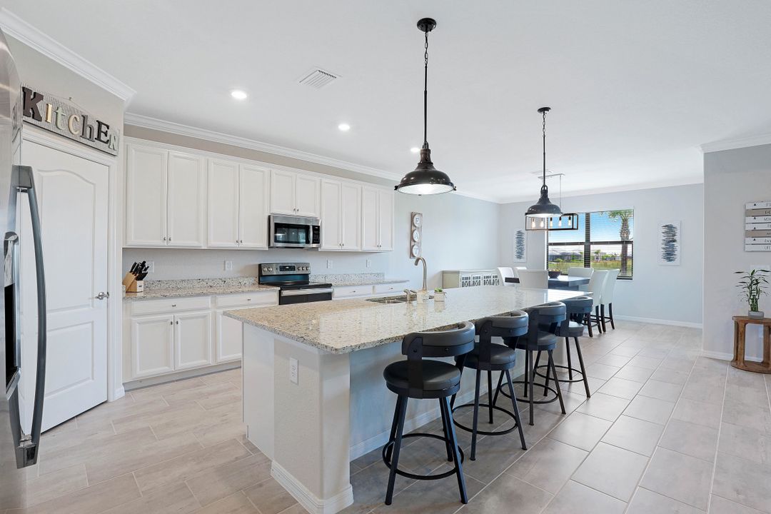 17577 Kinzie Ln, Estero, FL 33928