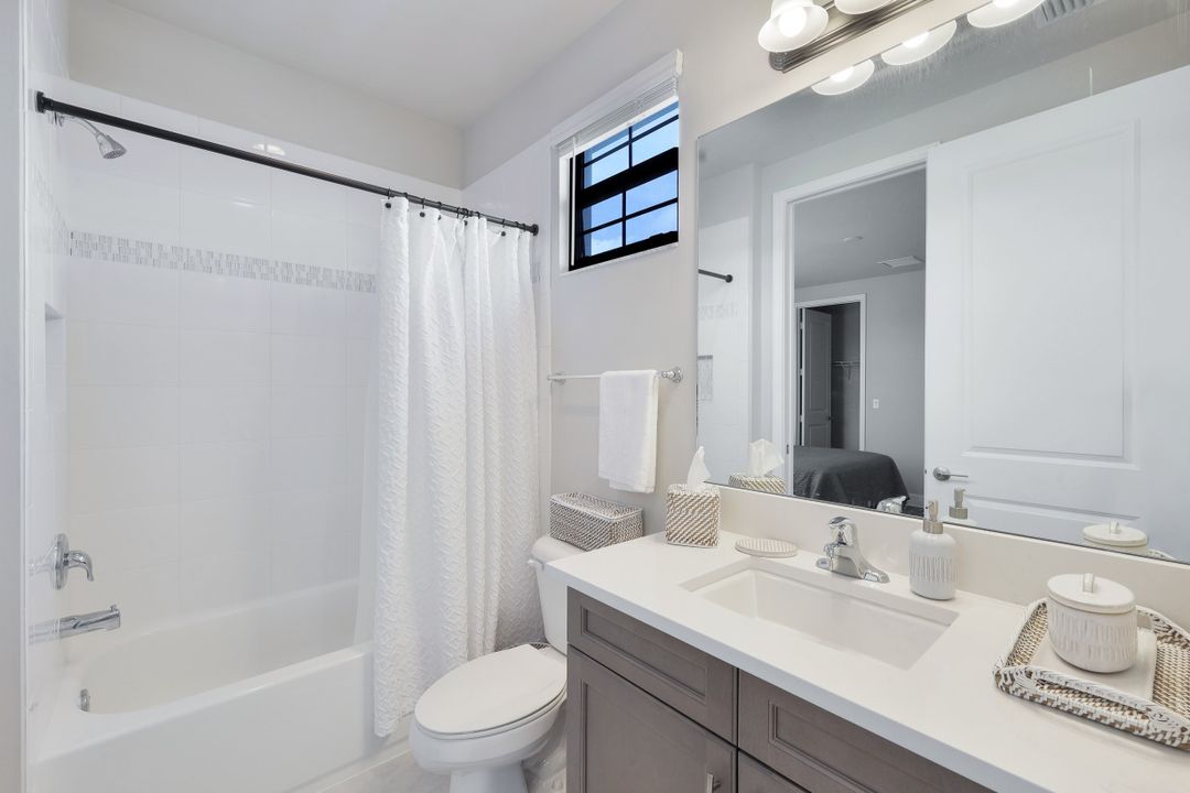 4478 Kensington Cir, Naples, FL 34119