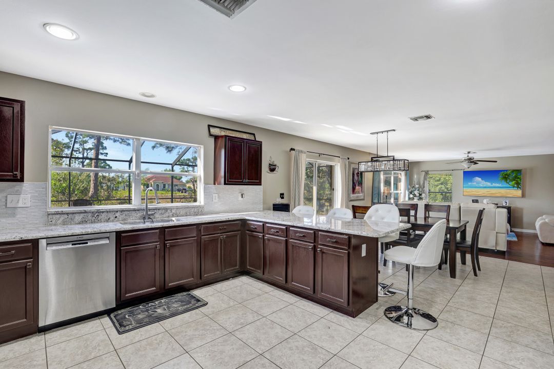 2806 Embers Pkwy W, Cape Coral, FL 33993