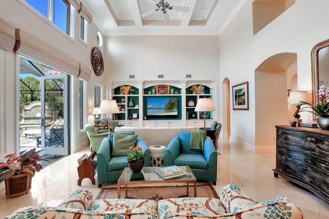 2911 Tiburon Blvd E, Naples, FL 34109