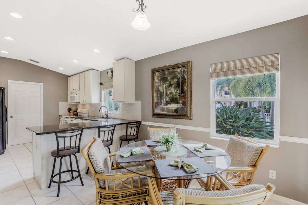 7927 Wexford Dr, Naples, FL 34104