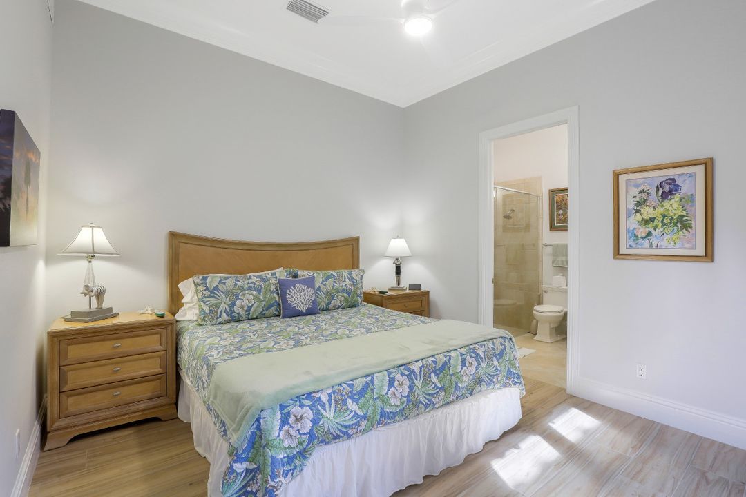 268 Edgewater Ct, Marco Island, FL 34145