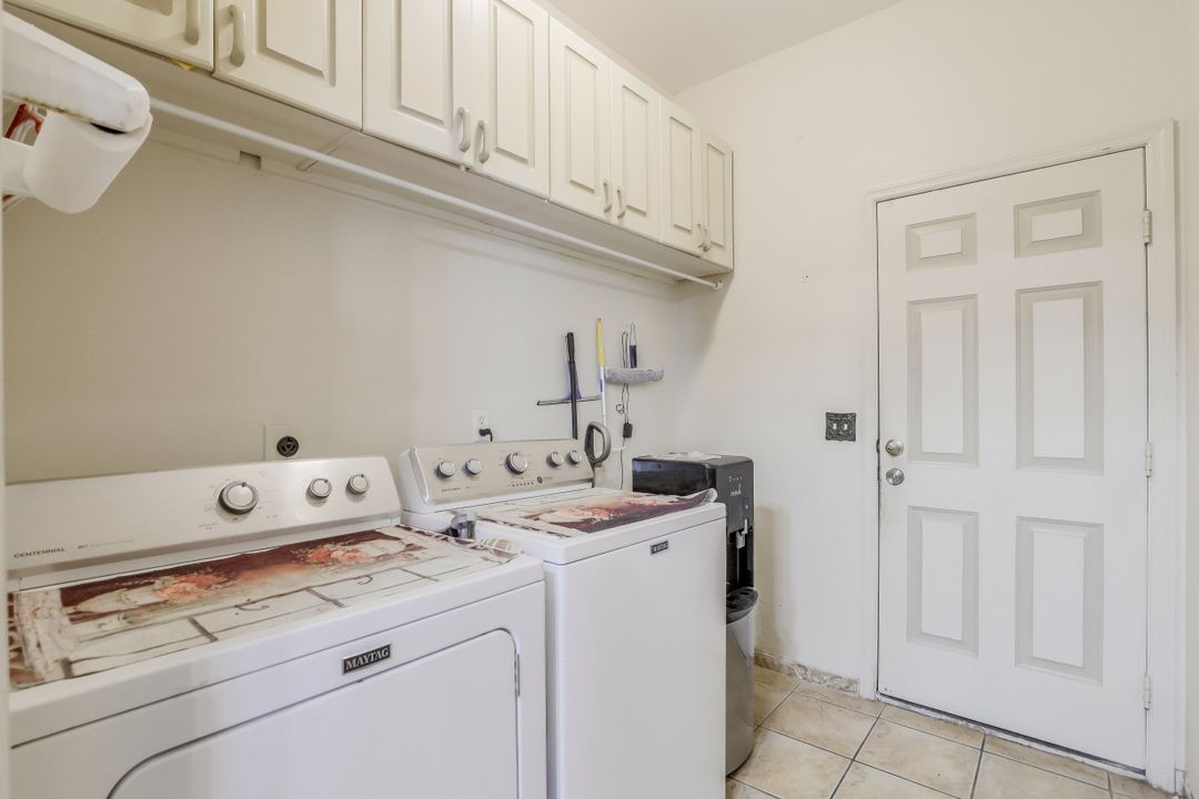 4552 Varsity Cir, Lehigh Acres, FL 33971