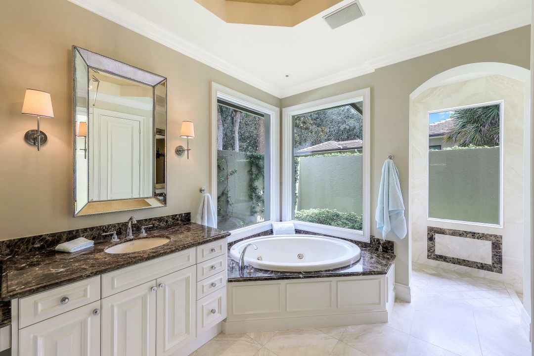 12627 Collier's Reserve Dr, Naples, FL 34110