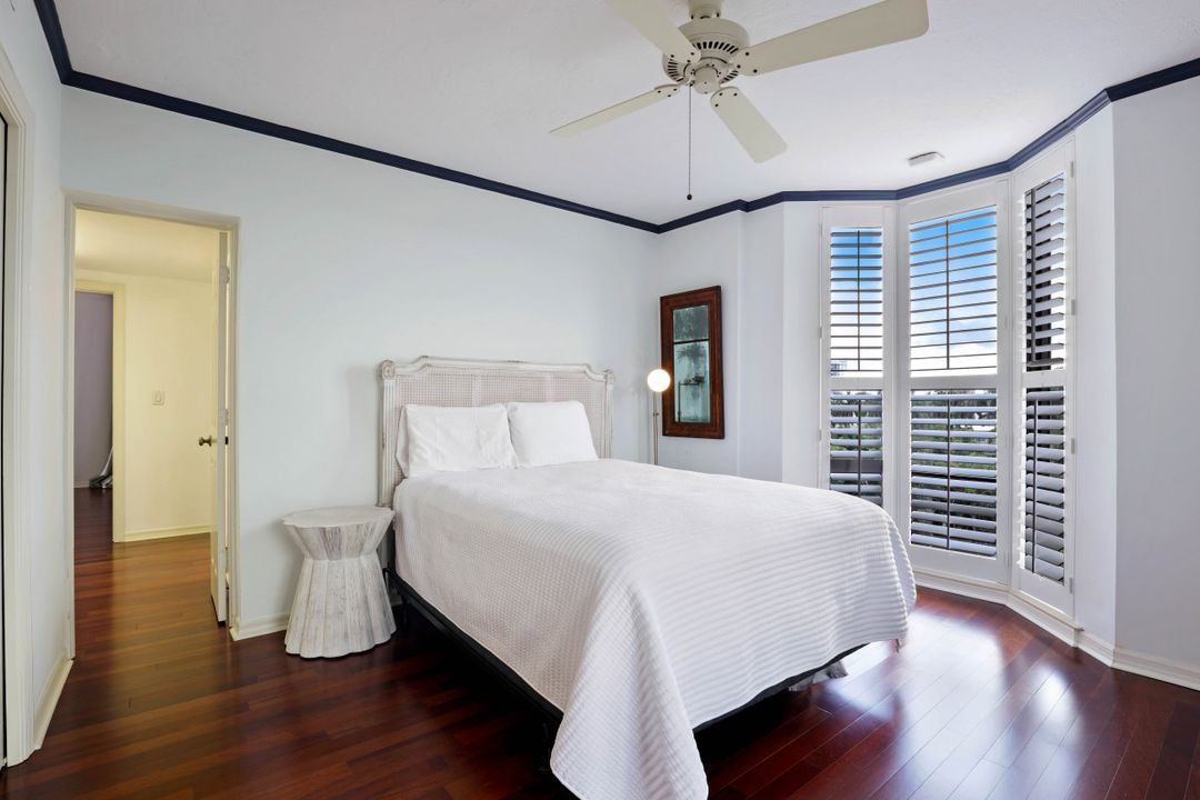 6075 Pelican Bay Blvd #406, Naples, FL 34108