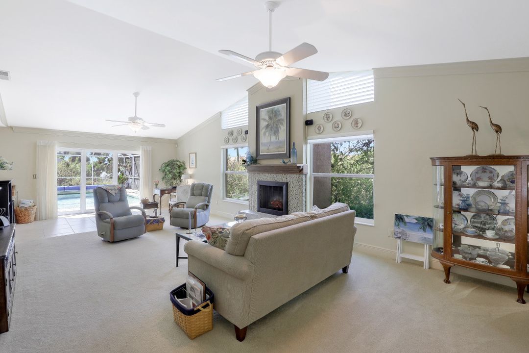 204 SE 20th Pl, Cape Coral, FL 33990