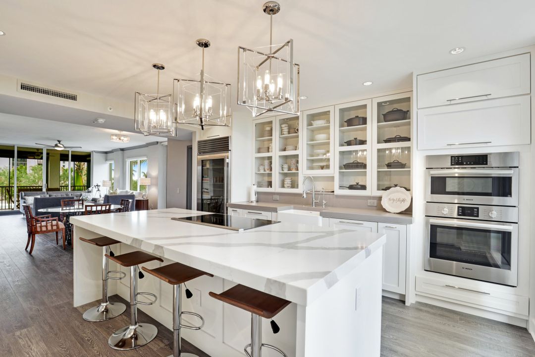 8720 Bay Colony Dr, Naples, FL 34108