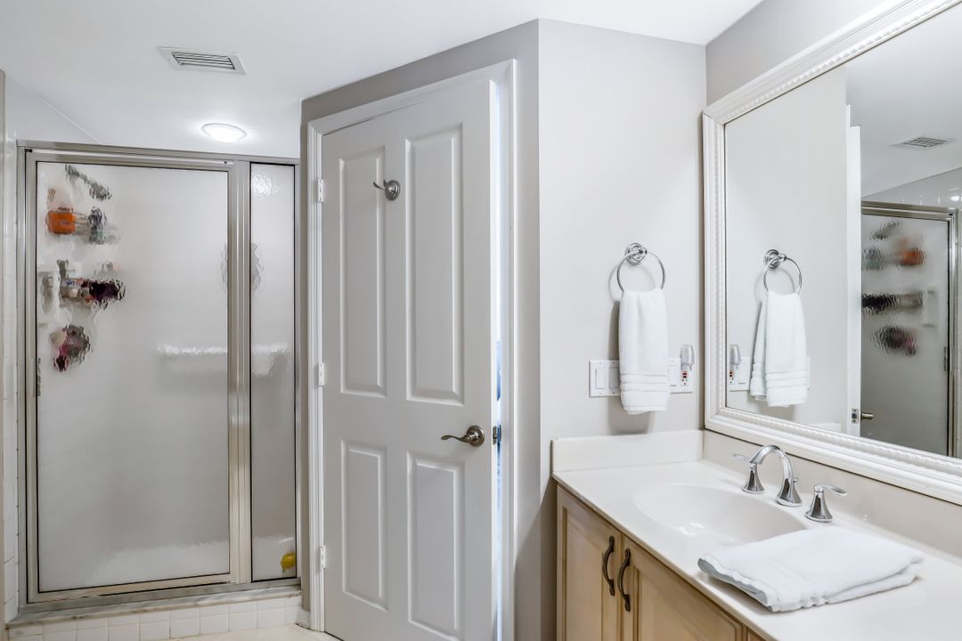 7515 Pelican Bay Blvd #4b, Naples, FL 34108