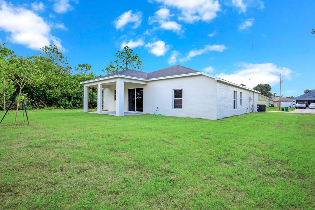 1638 Paddock St, Port St. Lucie, FL 34987