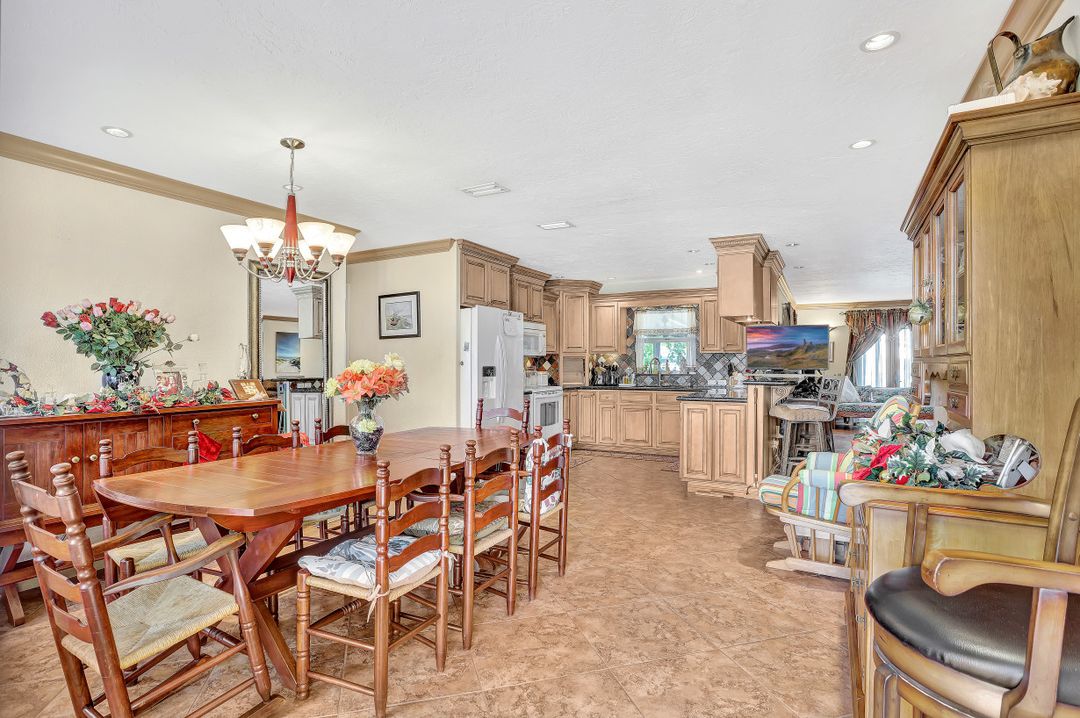 1803 SE 16th St, Cape Coral, FL 33990