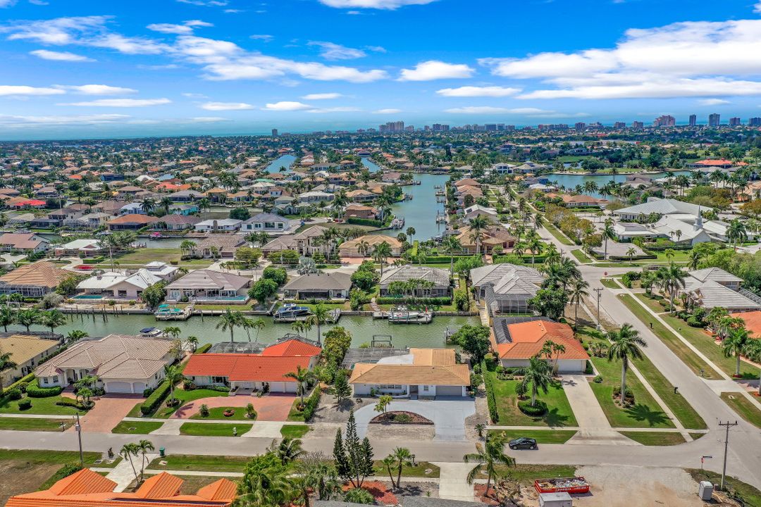 288 Grapewood Ct, Marco Island, FL 34145