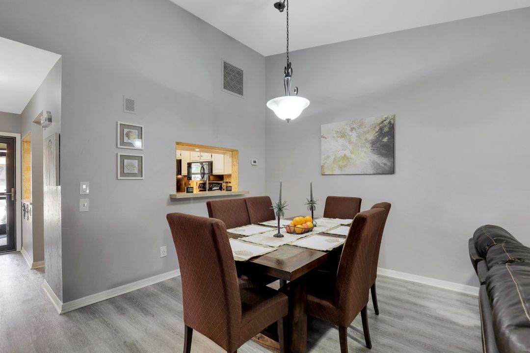 2091 Pine Isle Ln, Naples, FL 34112