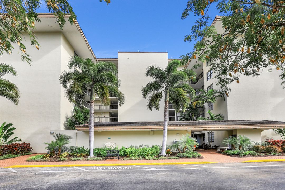 591 Seaview Ct #A-307, Marco Island, FL 34145