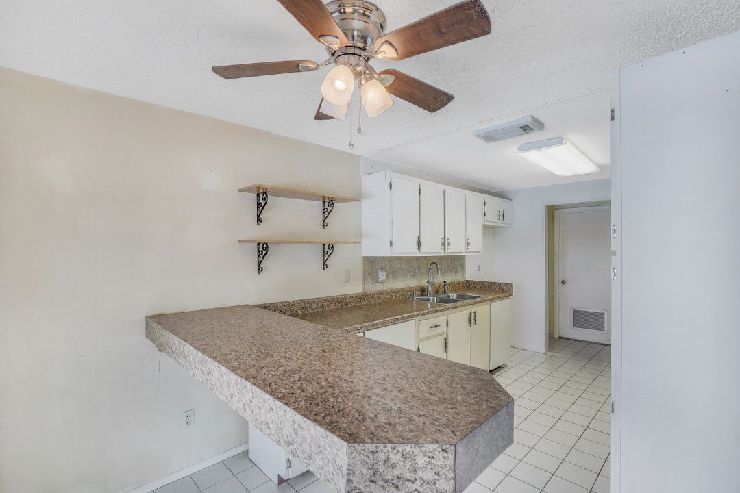 1007 Archer Pkwy E, Cape Coral, FL 33904