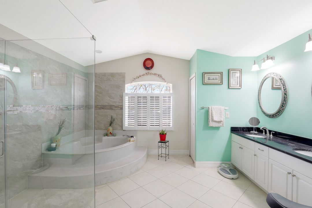 415 SE 17th St, Cape Coral, FL 33990