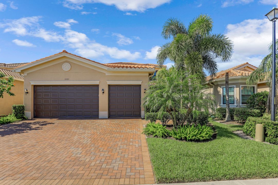 3183 Pacific Dr, Naples, FL 34119
