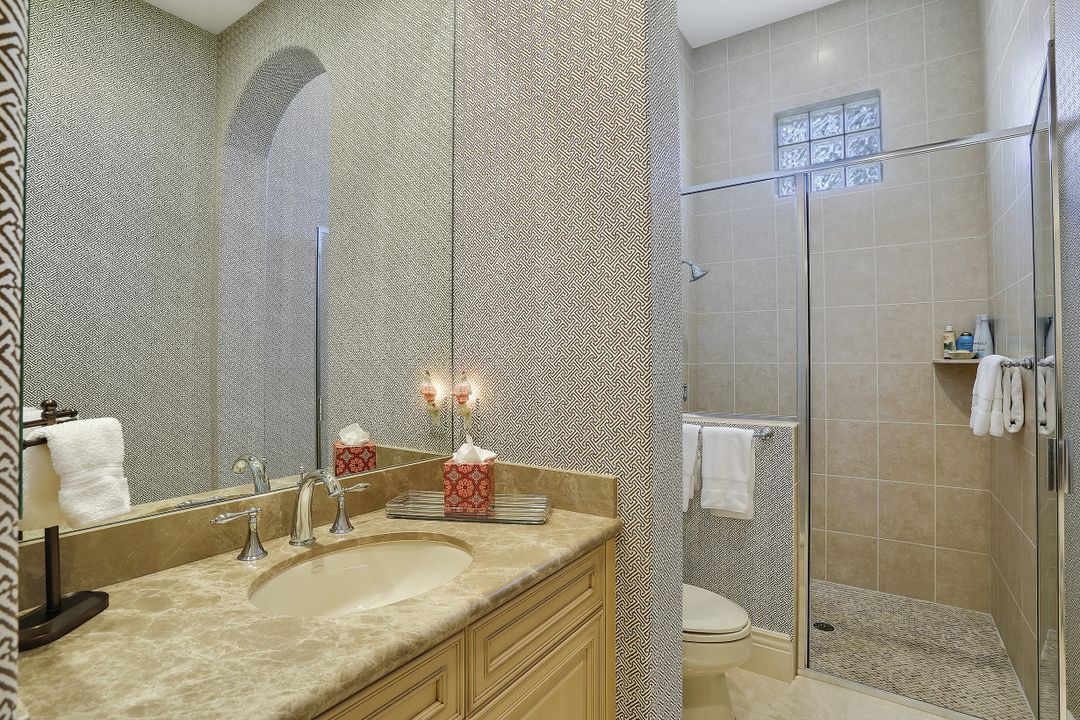 2911 Tiburon Blvd E, Naples, FL 34109