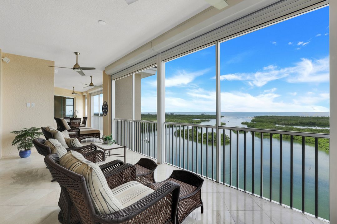 435 Dockside Dr #PH-02, Naples, FL 34110