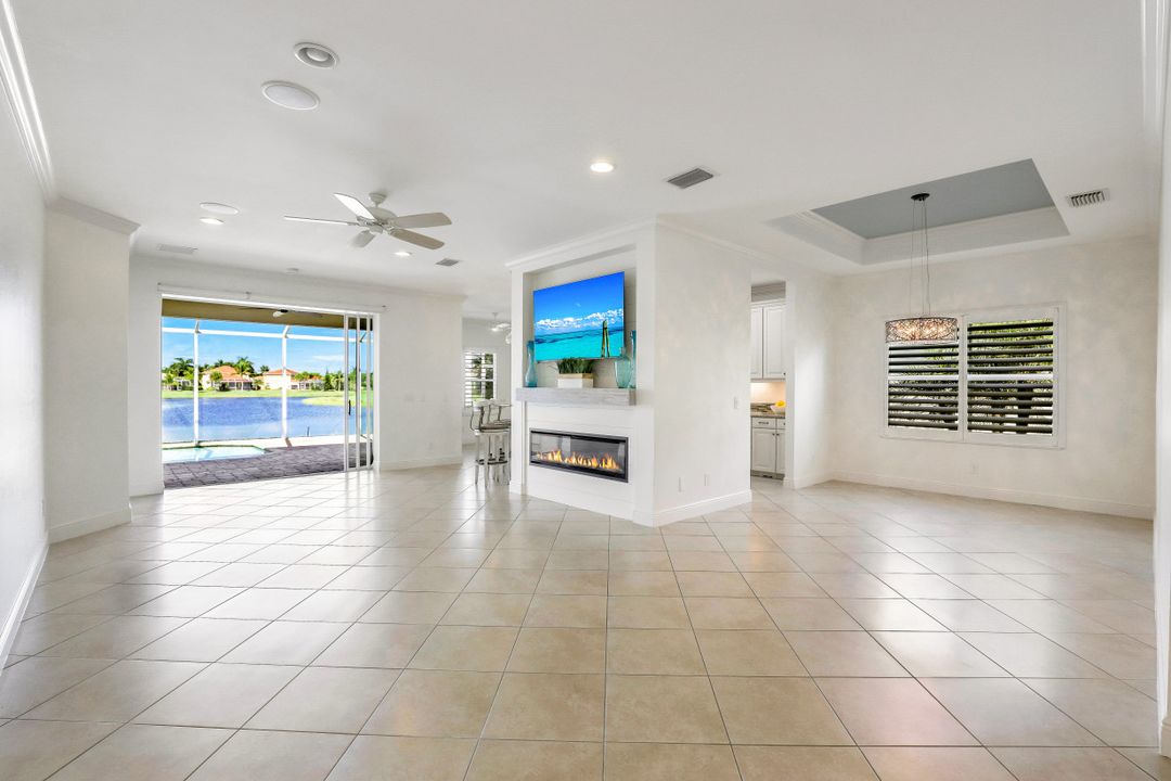 14559 Grapevine Dr, Naples, FL 34114