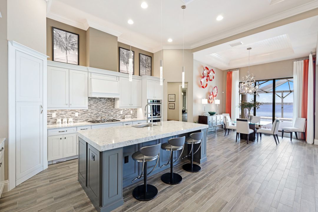 9067 Breakwater Dr, Naples, FL 34120