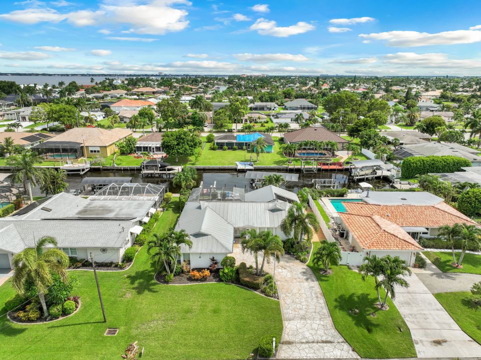 2010 SE 29th Ln, Cape Coral, FL 33904