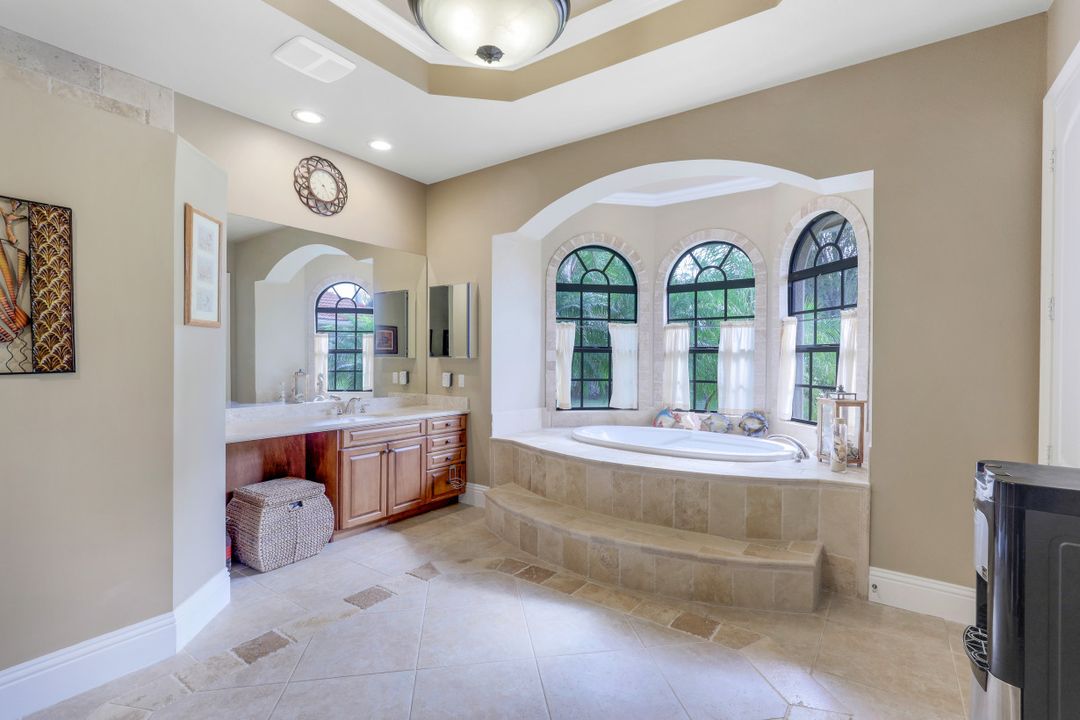 641 27th St SW, Naples, FL 34117