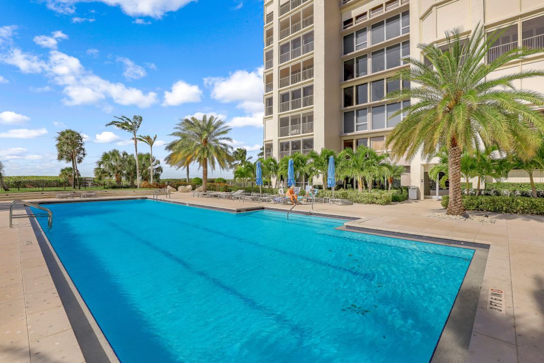 4051 Gulf Shore Blvd N #1105, Naples, FL 34103
