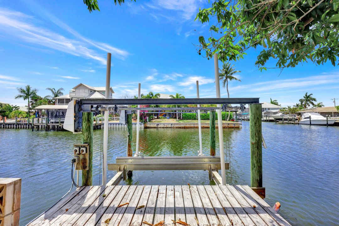 2381 Oleander St #A /B, Saint James City, FL 33956