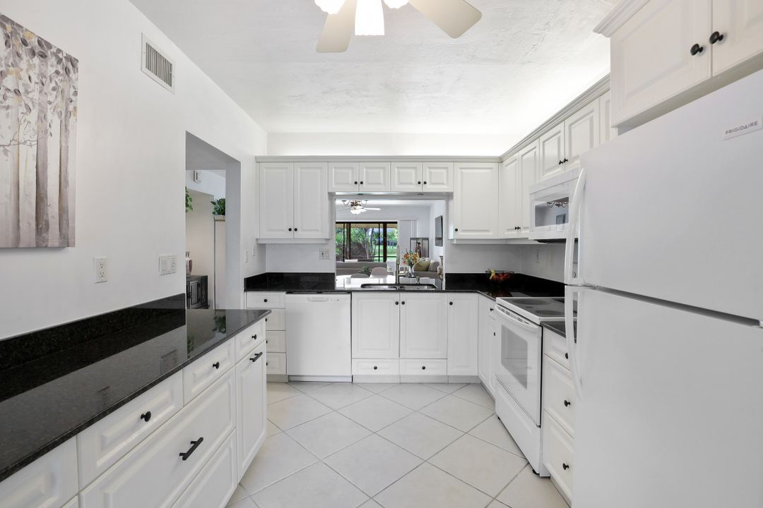 1812 Kings Lake Blvd #103, Naples, FL 34112