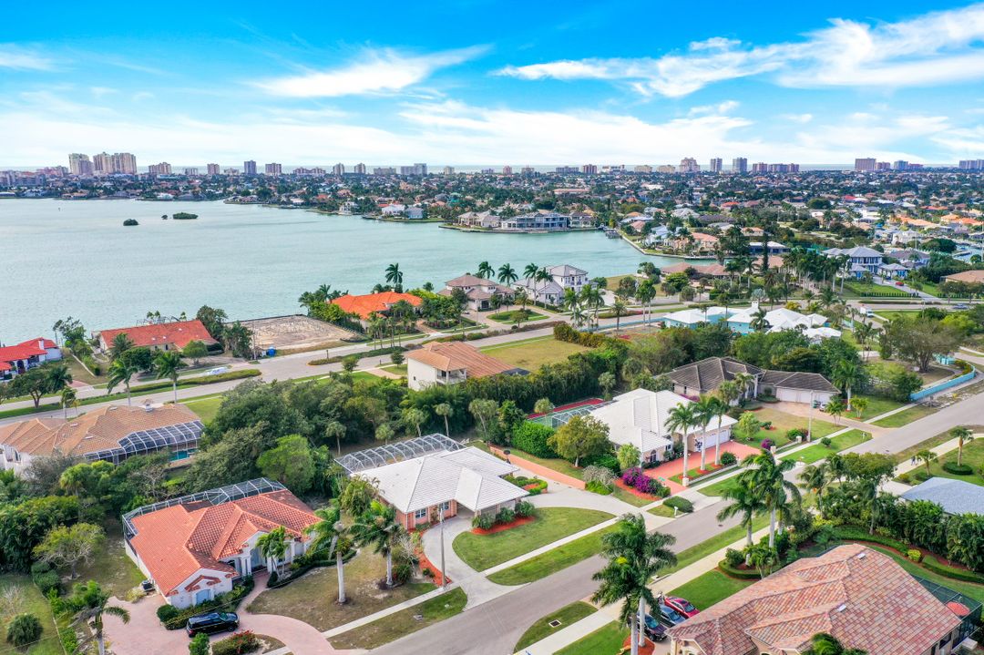 550 Inlet Dr, Marco Island, FL 34145