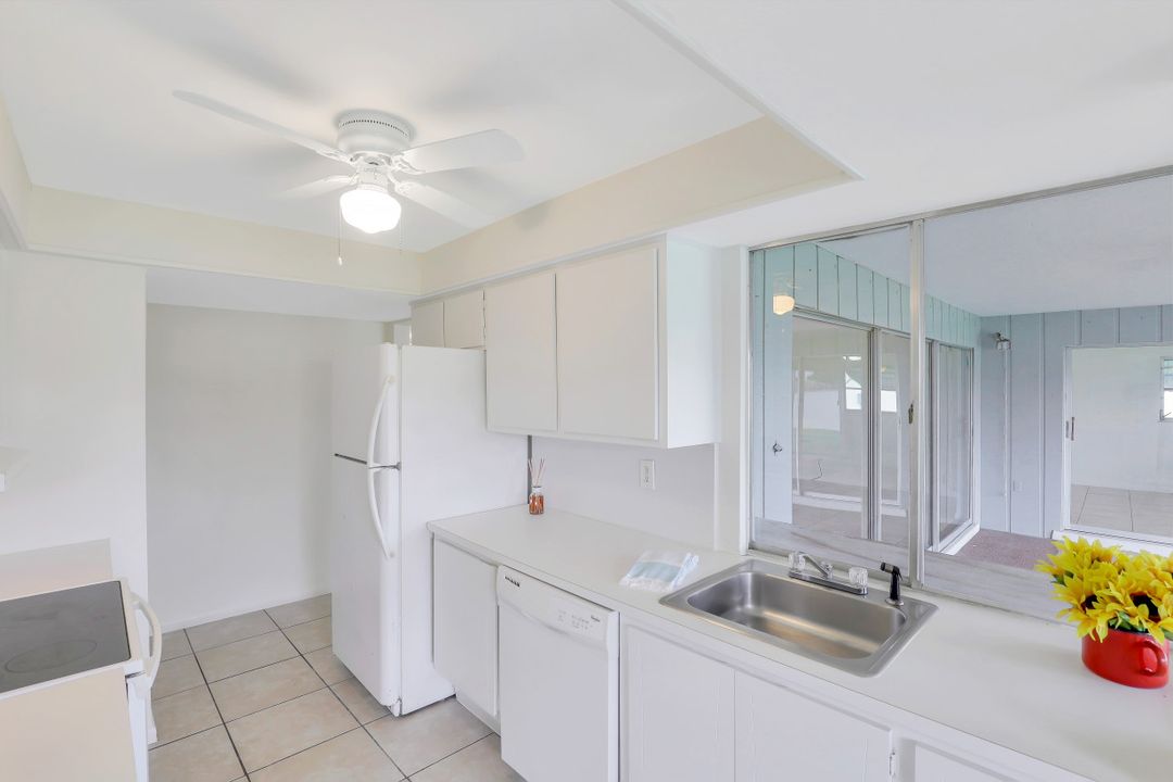 825 Lucerne Pkwy, Cape Coral, FL 33904