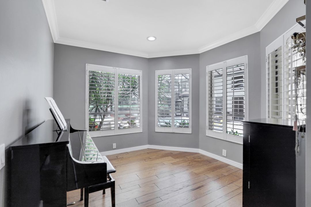 12911 Coco Plum Ln, Naples, FL 34119