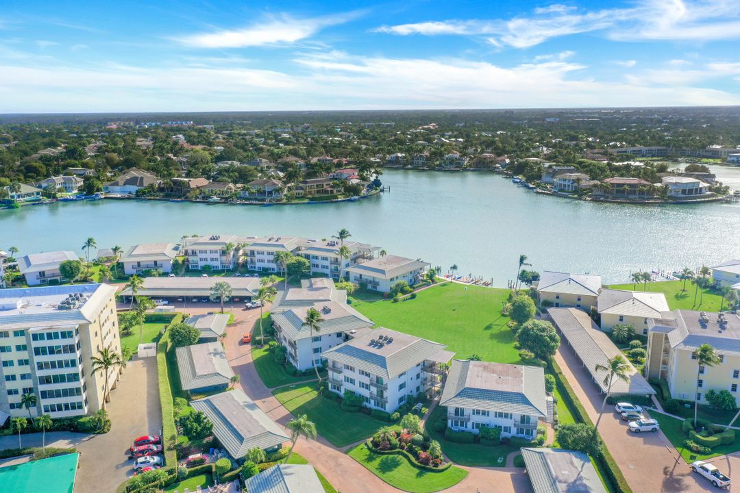 3400 Gulf Shore Blvd N #B-2, Naples, FL 34103