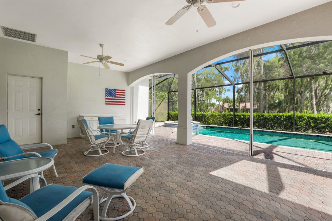 12811 Silverthorn Ct, Bonita Springs, FL 34135