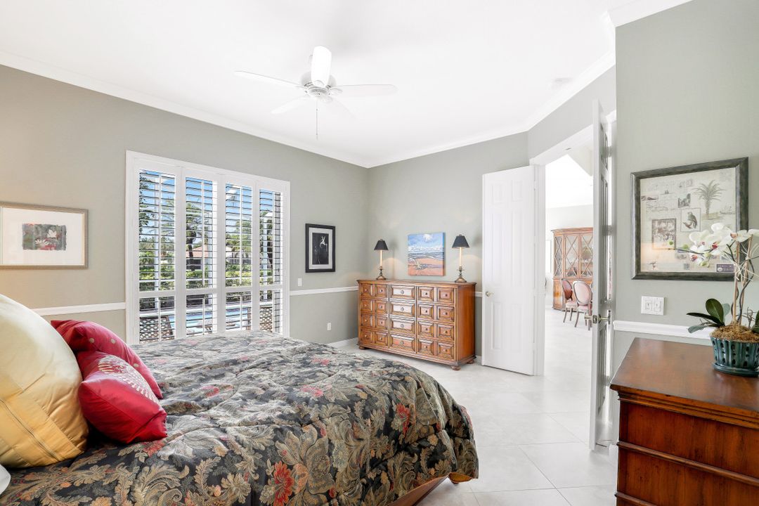 5272 Hawkesbury Way, Naples, FL 34119