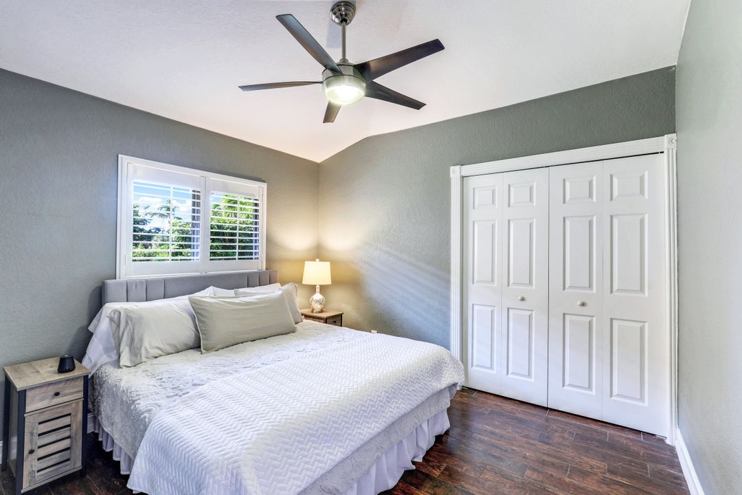 14921 Laguna Dr, Fort Myers, FL 33908