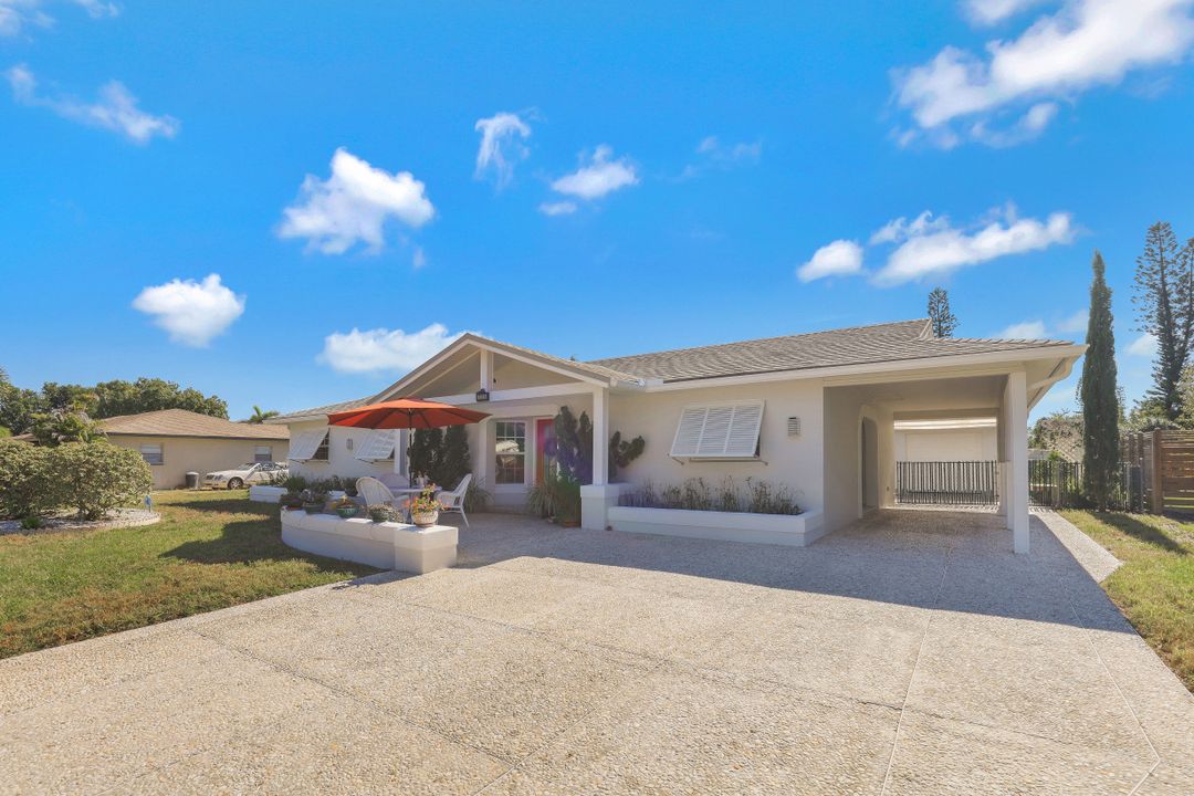 3096 Buena Vista Ln, Naples, FL 34105