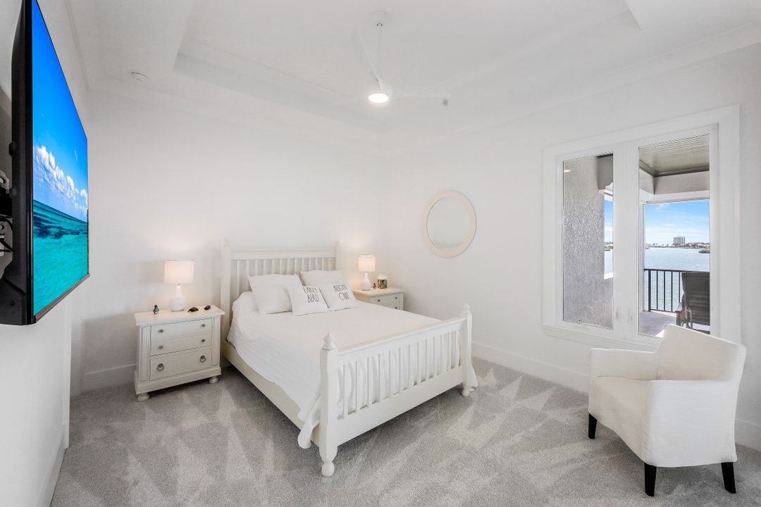 550 S Barfield Dr, Marco Island, FL 34145