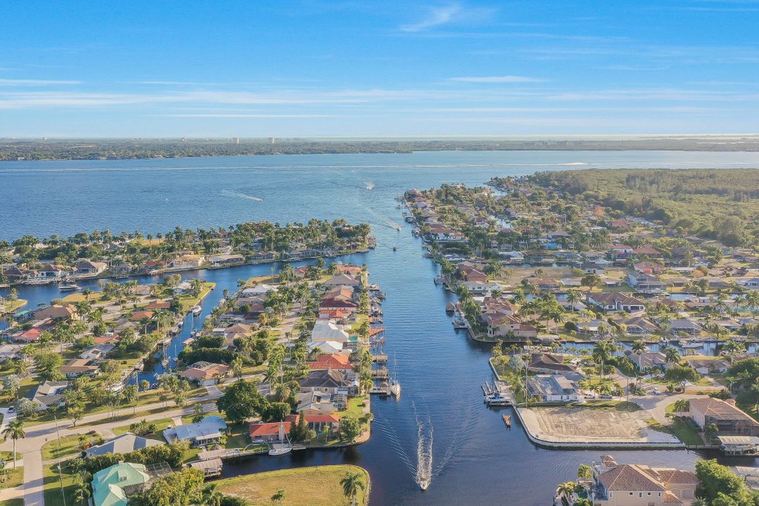 5059 Saxony Ct, Cape Coral, FL 33904