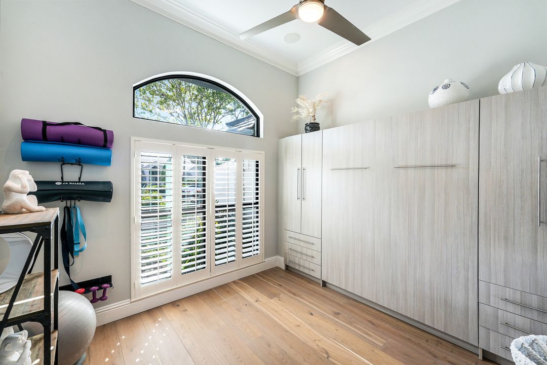 713 Shadow Lake Ln, Naples, FL 34108