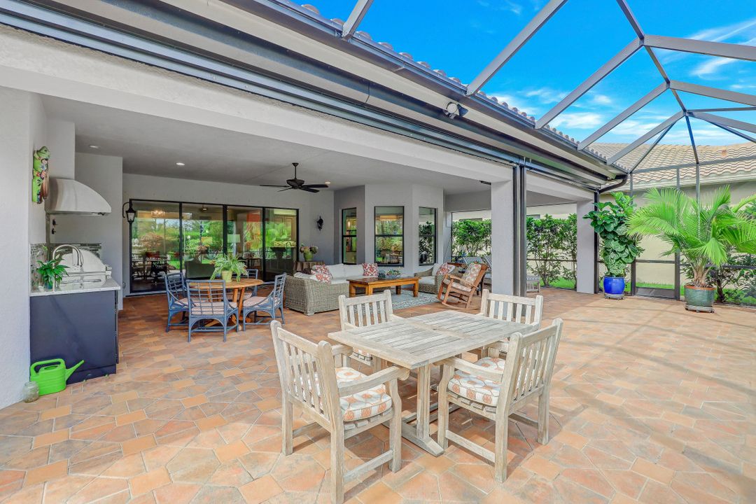 3987 Bering Ct, Naples, FL 34119