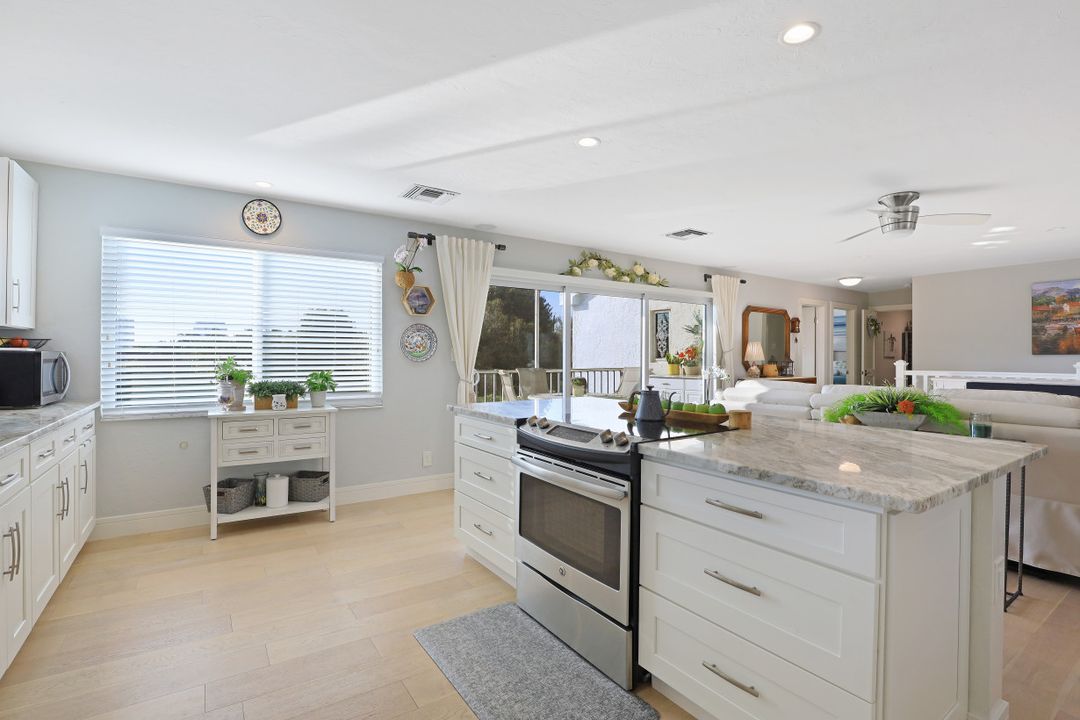 4786 West Blvd #B-201, Naples, FL 34103