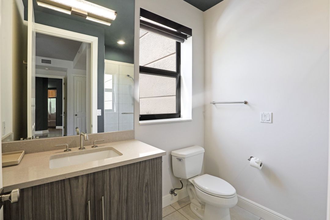 10620 Gulf Shore Dr  #203, Naples, FL 34108