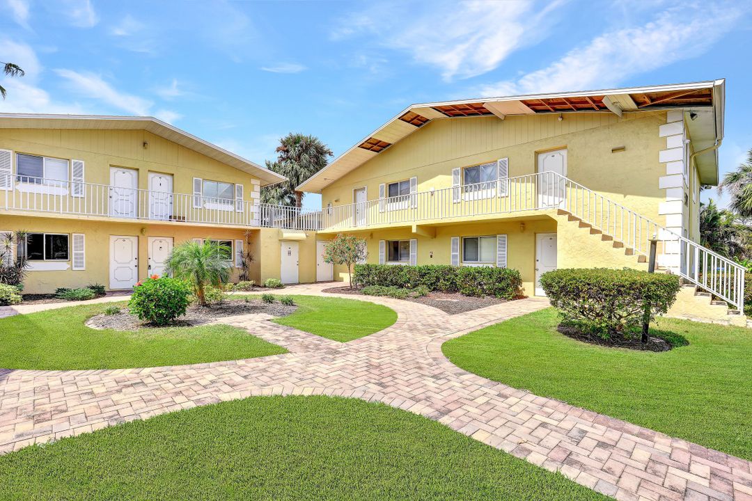 8071 Country Rd #106, Fort Myers, FL 33919