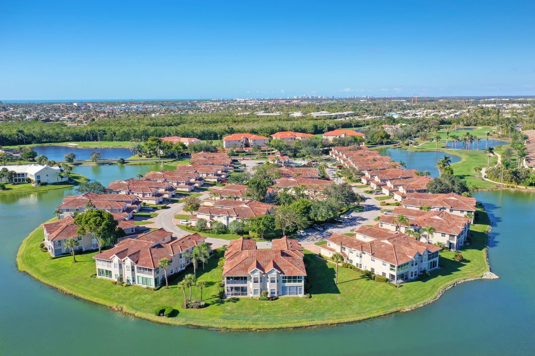 3552 Windjammer Cir #902, Naples, FL 34112