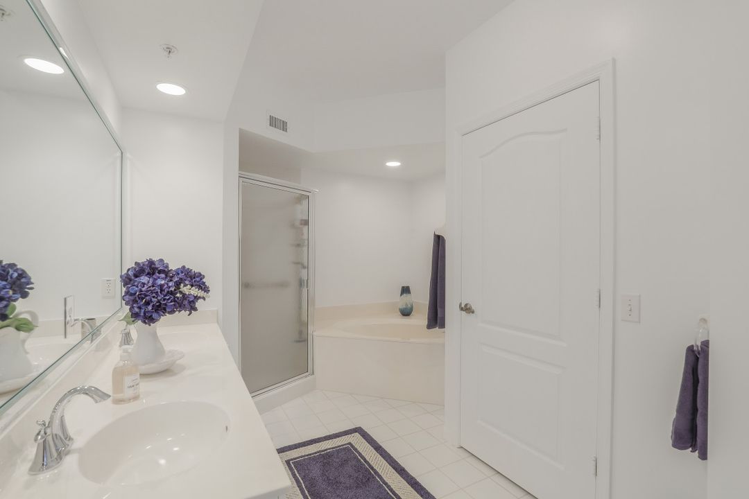 7687 Pebble Creek Cir #204, Naples, FL 34108