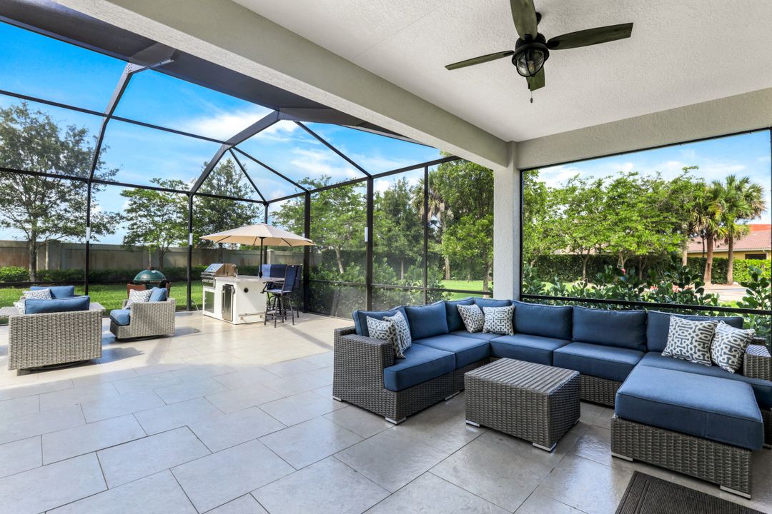 4167 Crescent Ct, Naples, FL 34119
