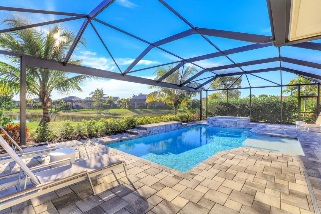 3224 Cotuit Ln, Naples, FL 34114