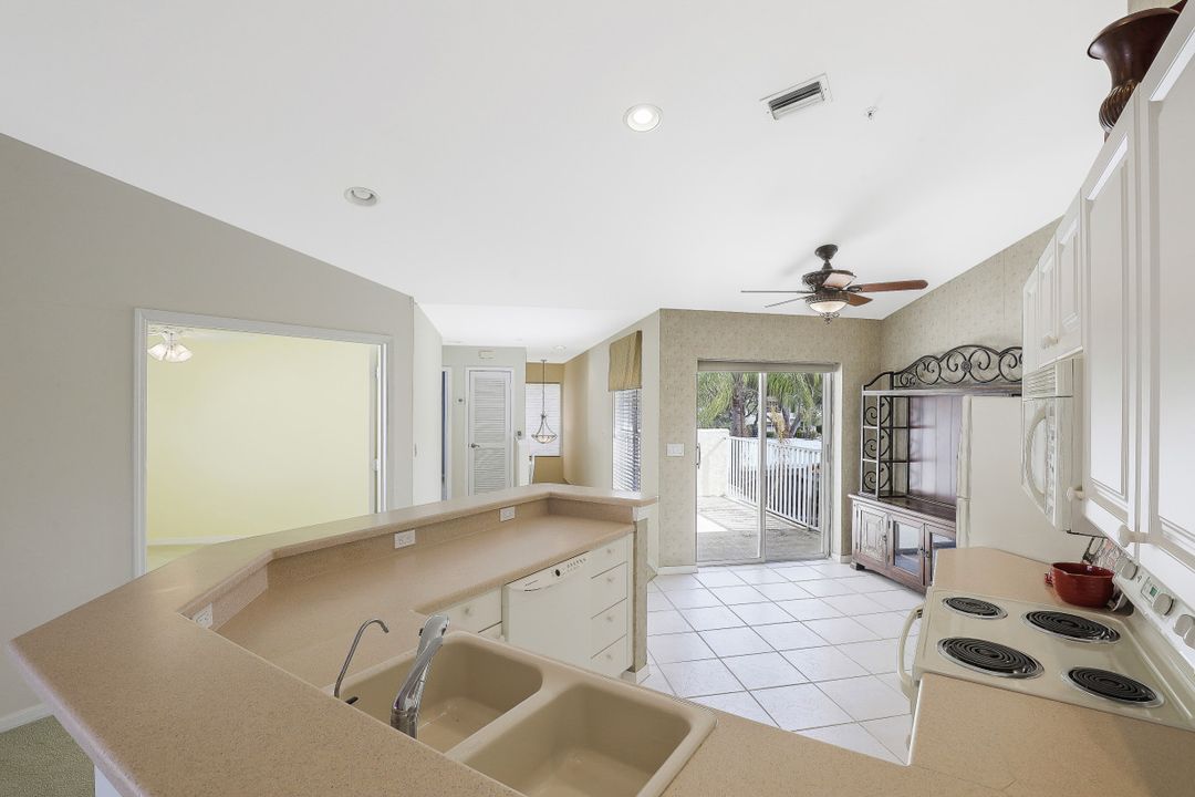 5025 Cedar Springs Dr #204, Naples, FL 34110